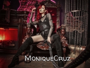 MoniqueCruz